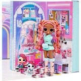 MGA Entertainment L.O.L. Surprise OMG Fashion Show Mega Runway Pop incl. 12 poppen