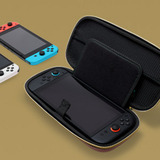 PowerA Beschermhoes voor Nintendo Switch 2 - Hyrule Crest tas Bruin, Nintendo Switch 2, Nintendo Switch - OLED Model, Nintendo Switch
