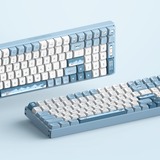 Iqunix F97 Wintertide Wireless Mechanical Keyboard Lichtblauw, US lay-out (QWERTY), Cherry MX Silent Red, 96%, RGB leds, Hot-swappable, PBT, 2.4GHz | Bluetooth 5.1 | USB-C
