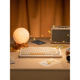 Iqunix ZX75 Sunset Ponder Wireless Mechanical Keyboard Lichtgeel, US lay-out (QWERTY), IQUNIX Silent Rose, 75%, RGB leds, Hot-swappable, Double-shot PBT, 2.4GHz | Bluetooth 5.1 | USB-C