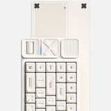 Iqunix Magi65 Pro Ochre White, gaming toetsenbord Wit, US lay-out, IQUNIX Gold Red, RGB leds, 65%, Hot-swappable, PBT, 2.4GHz | Bluetooth 5.1 | USB-C